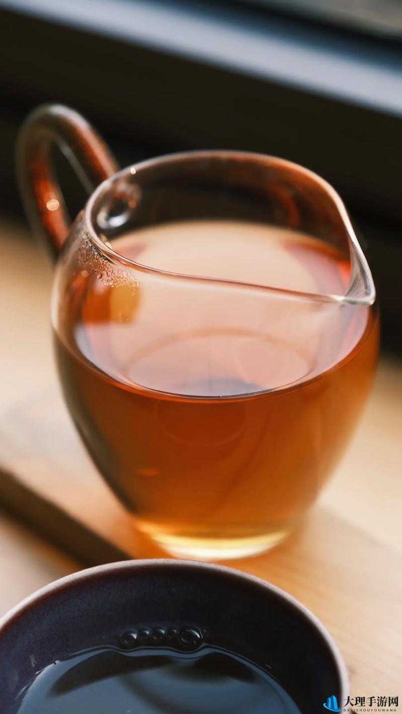 温茶 poH：一杯温暖的茶饮